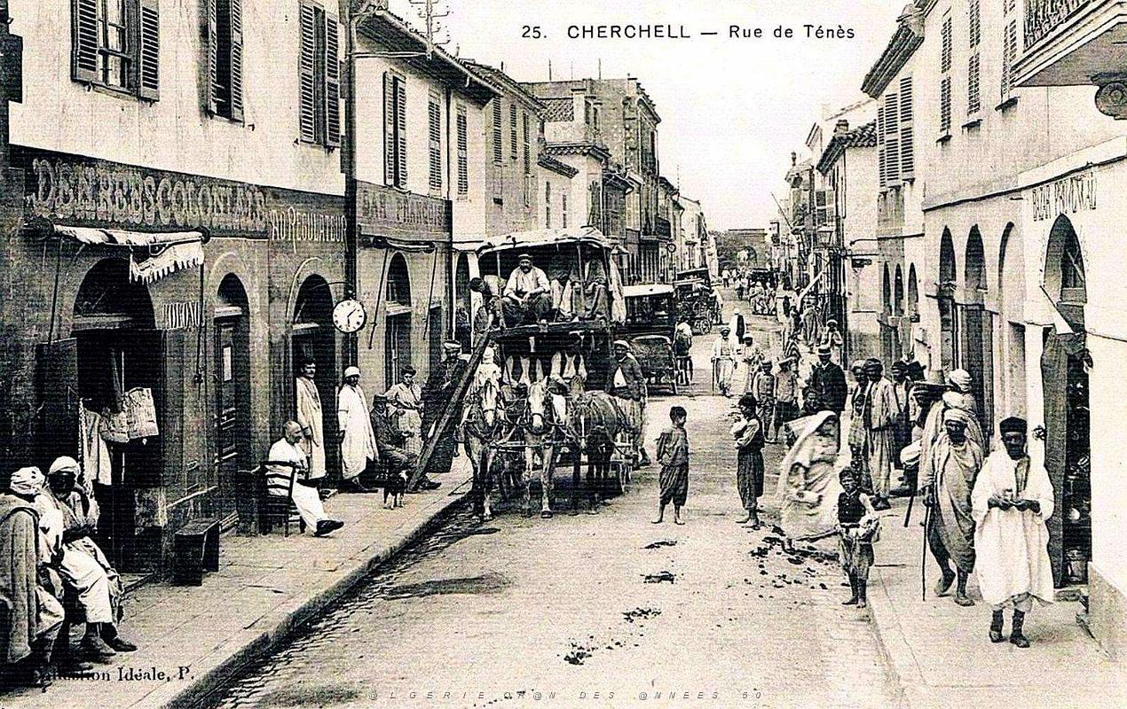 1876- Cherchell - Rue de Tenes.jpg